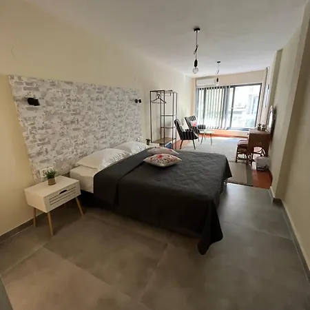 Apartment 11 Diamond Drive