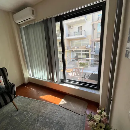 11 Diamond Drive * Kavala