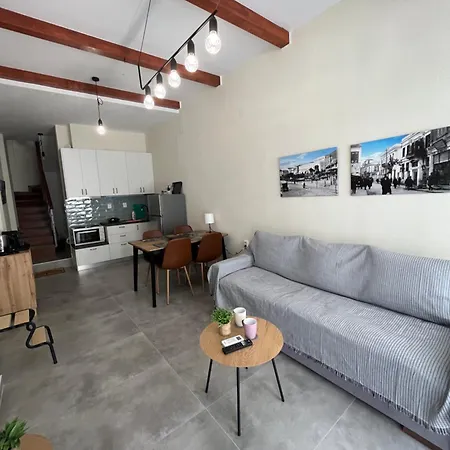 11 Diamond Drive Apartment *