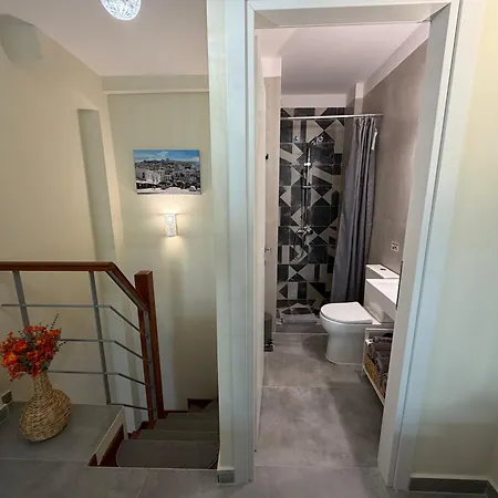 11 Diamond Drive, Luxury Bright & Quiet Center Loft, Easy Access