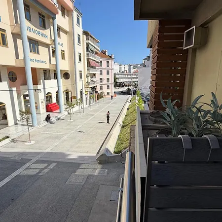 11 Diamond Drive, Luxury Bright & Quiet Center Loft, Easy Access דירה *
