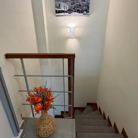 Apartment 11 Diamond Drive, Luxury Bright & Quiet Center Loft, Easy Access