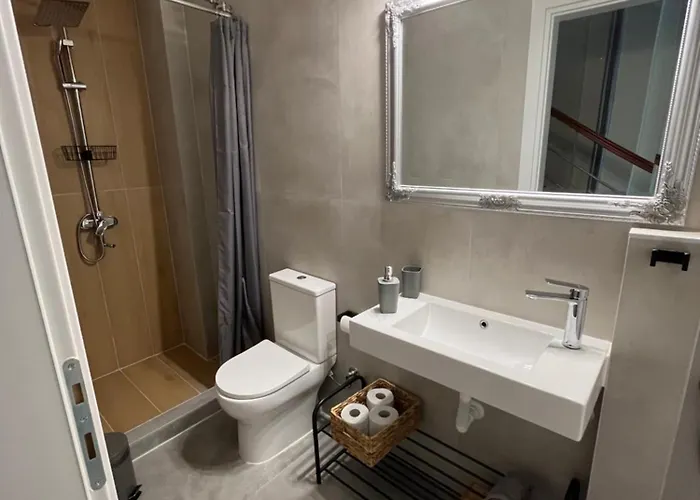 Apartament 11 Diamond Drive, Bright & Quiet Center Apartment, Easy Access *