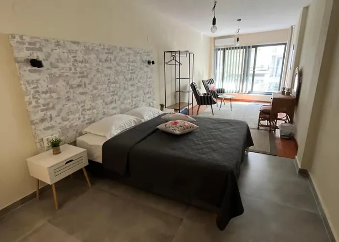 Apartament 11 Diamond Drive, Bright & Quiet Center Apartment, Easy Access