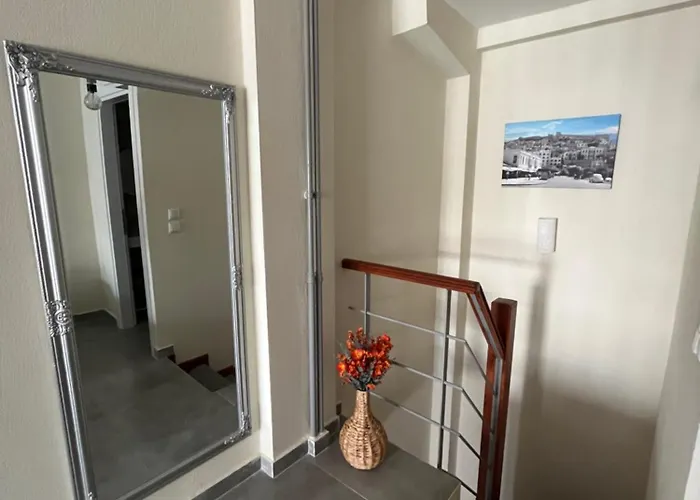 11 Diamond Drive, Bright & Quiet Center Apartment, Easy Access * Kawala